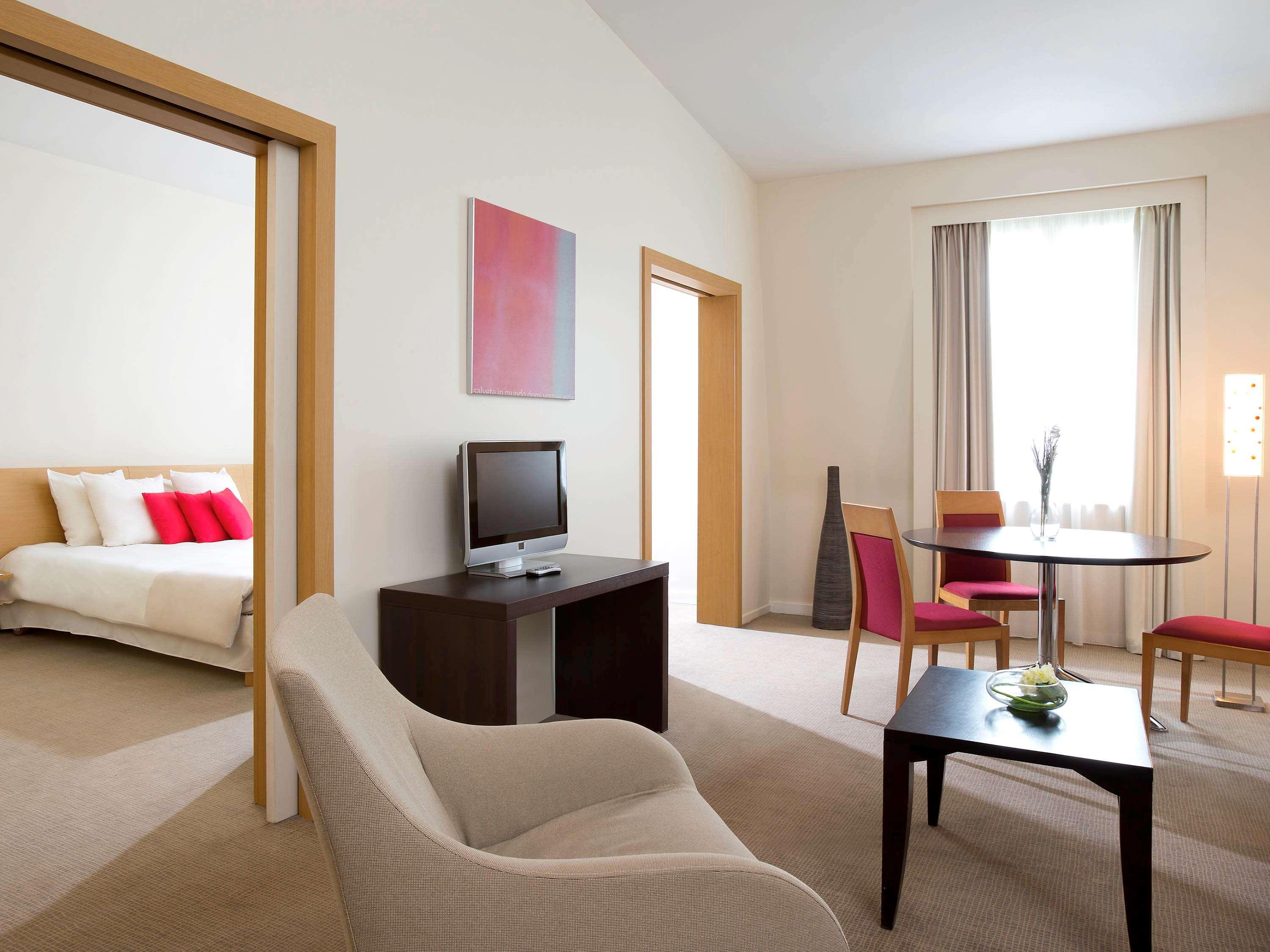Novotel Paris La Defense Esplanade Hotel