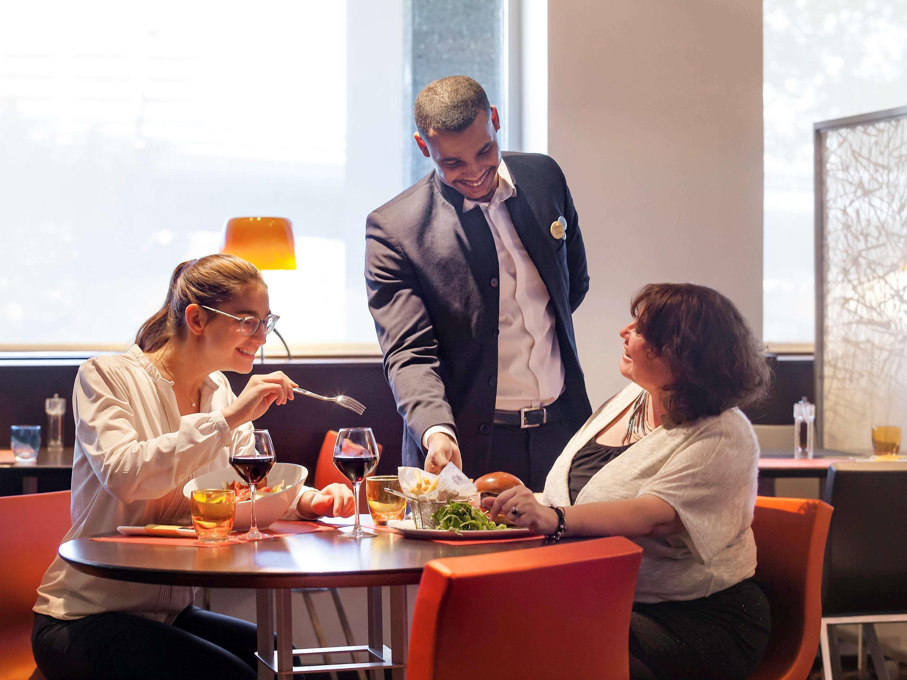 Novotel Paris La Defense Esplanade 4*