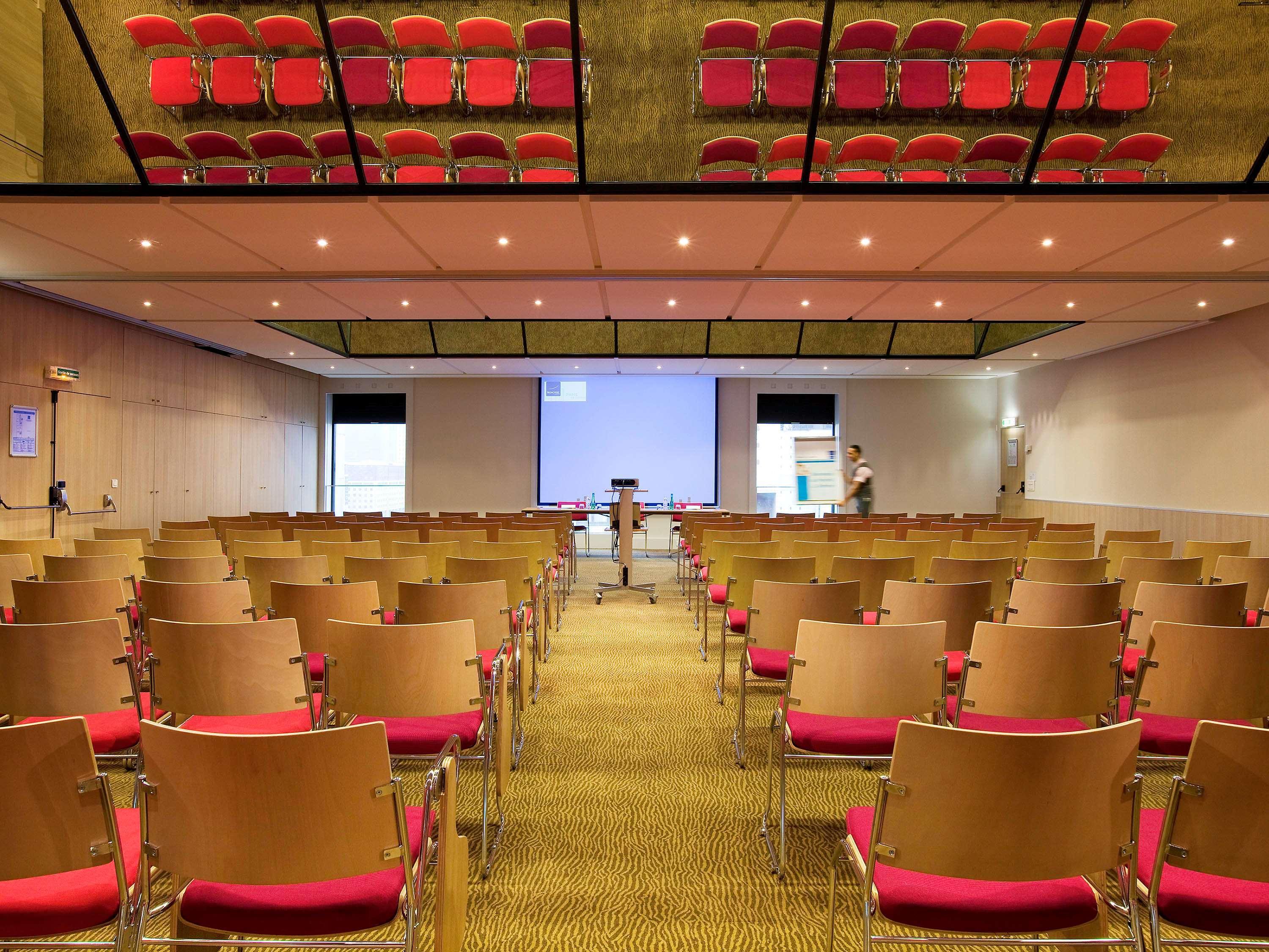 Hotel Novotel Paris La Defense Esplanade 4*