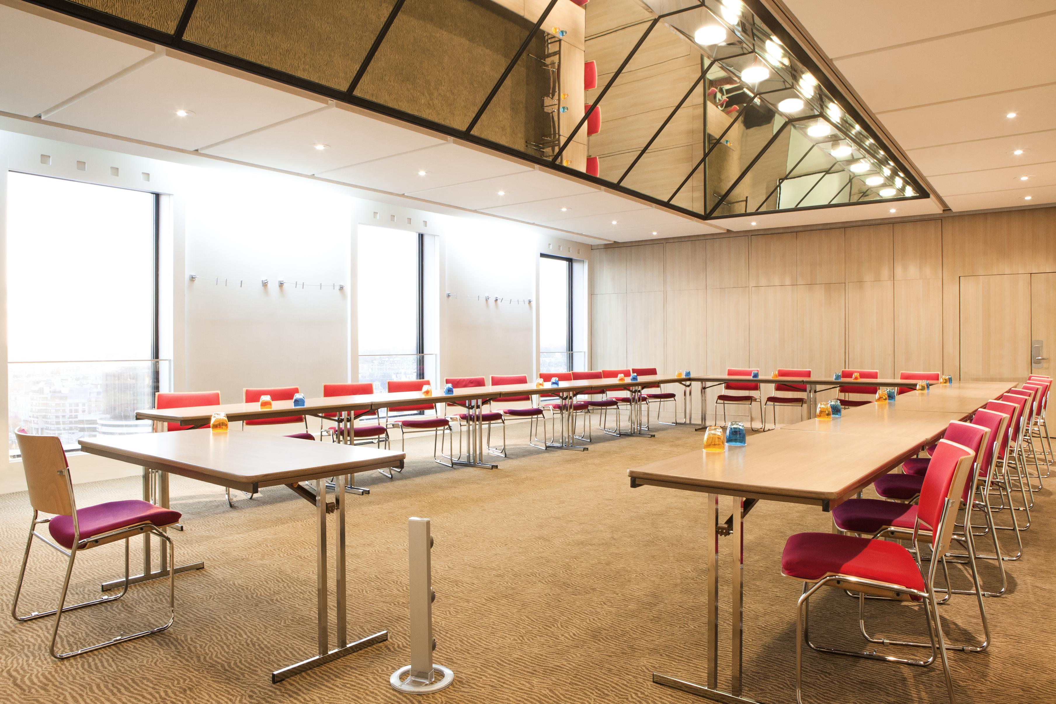 Novotel Paris La Defense Esplanade 4*