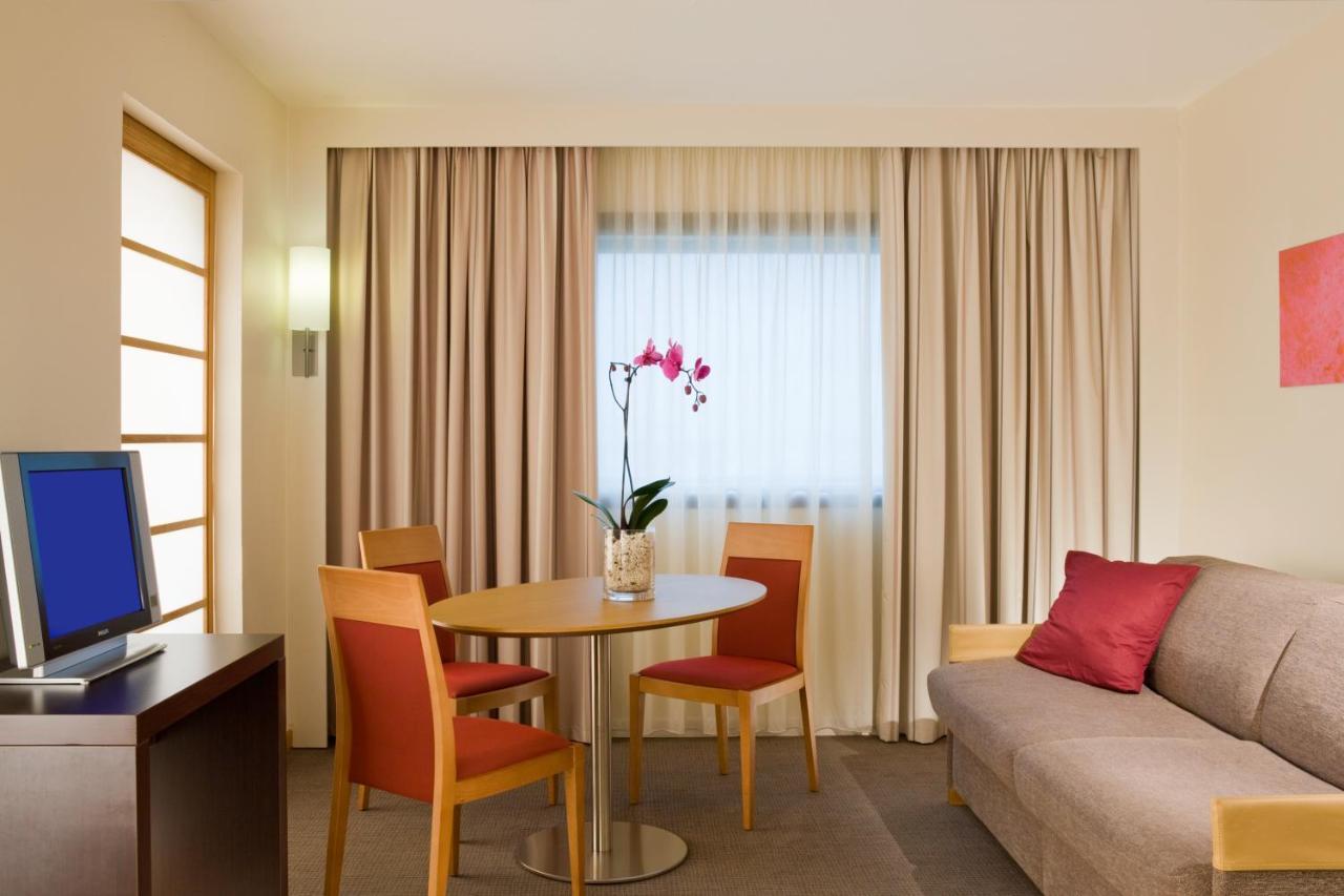 Novotel Paris La Defense Esplanade Hotel Courbevoie