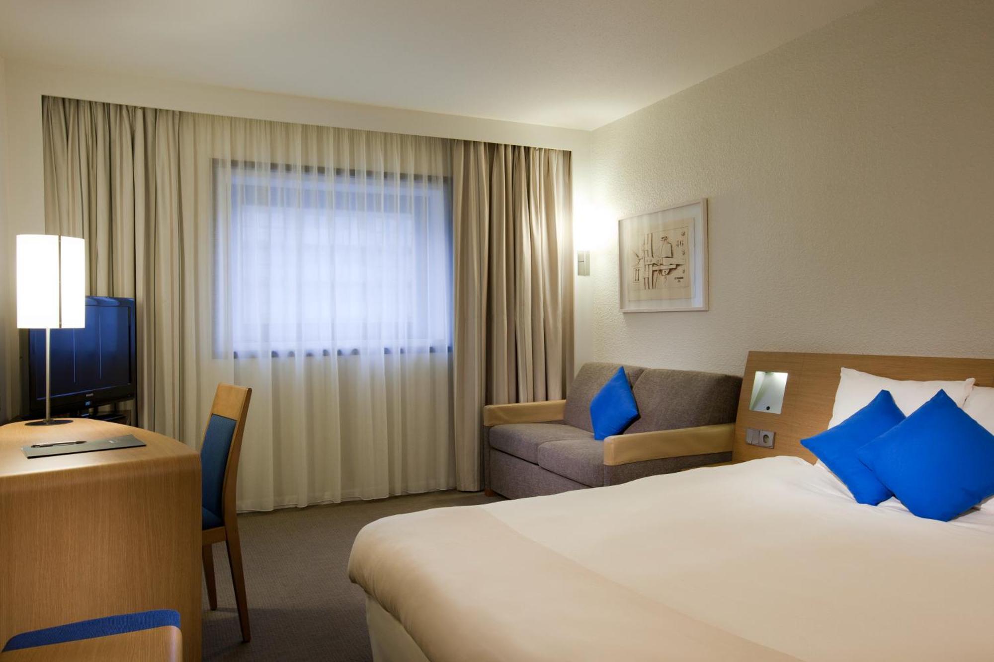 Novotel Paris La Defense Esplanade 4*